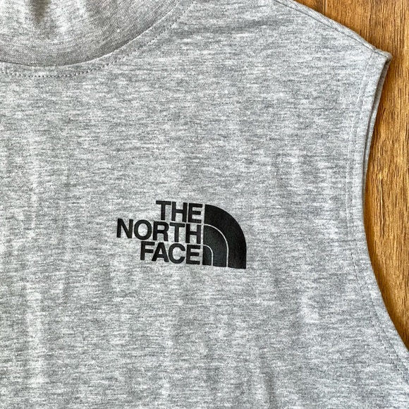 THE NORTH FACE WOMEN’S SLEEVELESS TOP, SIZE MEDIUM - Picture 3 of 3
